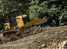 Avantajele transmisiei hidrostatice pe buldozerele de talie mică