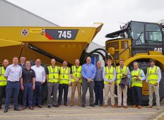O nouă bornă pentru Caterpillar: livrarea camionului articulat Cat cu numărul 50.000