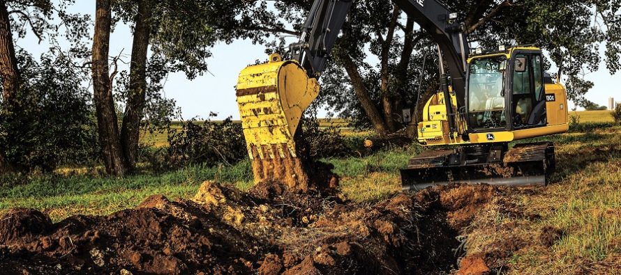 John Deere adaugă modelele 130G, 160G LC şi 180G LC în seria G de excavatoare