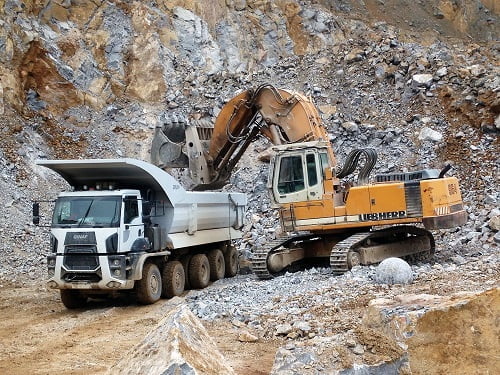 cummins_qsx15_powered_ginaf_hd_5395_ts_mining_truck