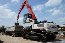 Productivitate mai mare cu excavatorul manipulator Link-Belt 380 X4