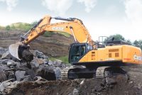 Mai mare, mai puternic, mai rapid – noul excavator de talie mare CASE CX750D