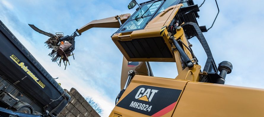 Design specific adaptat aplicației pentru noile excavatoare de manipulare a materialelor CAT