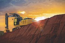 John Deere adaugă tehnologia Grade Guidance pe excavatorul 210G LC și face update-uri pe modelele 130G – 470G LC