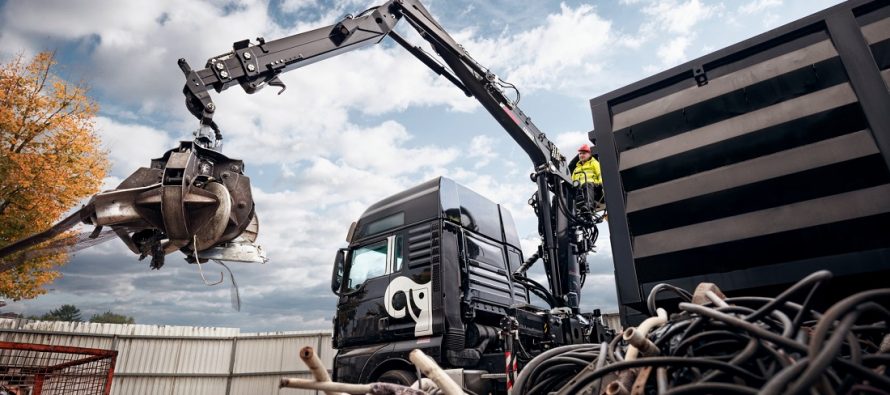Hiab launched a renewed range of Jonsered recycling cranes