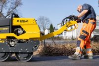 BOMAG își extinde gama de echipamente ușoare de compactare