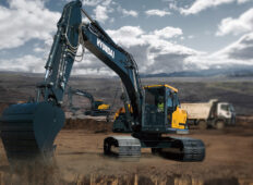 HX210AL este noul excavator pe șenile Hyundai din clasa de 22 t