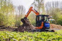 Hitachi lansează în Europa primul excavator electric de 5 tone
