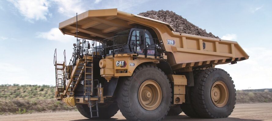 Capacitate de încărcare mai mare și consum mai eficient pentru noul camion minier Cat 789