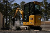 Caterpillar își extinde portofoliul cu patru utilaje electrice cu baterii