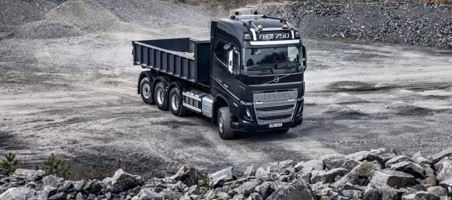 Volvo Trucks a lansat noi soluții care susțin siguranța în condiții grele de operare