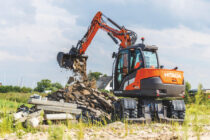 Hitachi își mărește gama de produse cu un nou excavator compact pe roți