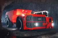 Noua baterie Sandvik crește durata de funcționare cu 36% a utilajelor sale miniere electrice