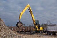 Noul excavator pentru manipularea materialelor Cat MH3050 oferă un nivel înalt de performanță