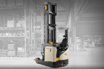 Crown’s new reach truck generation offers productivity-boosting mast stability